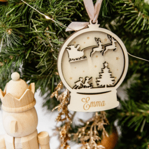 Kerstbal slee en kerstboom